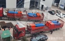 一批8吨锂电池湘潭电机车装车发往海外