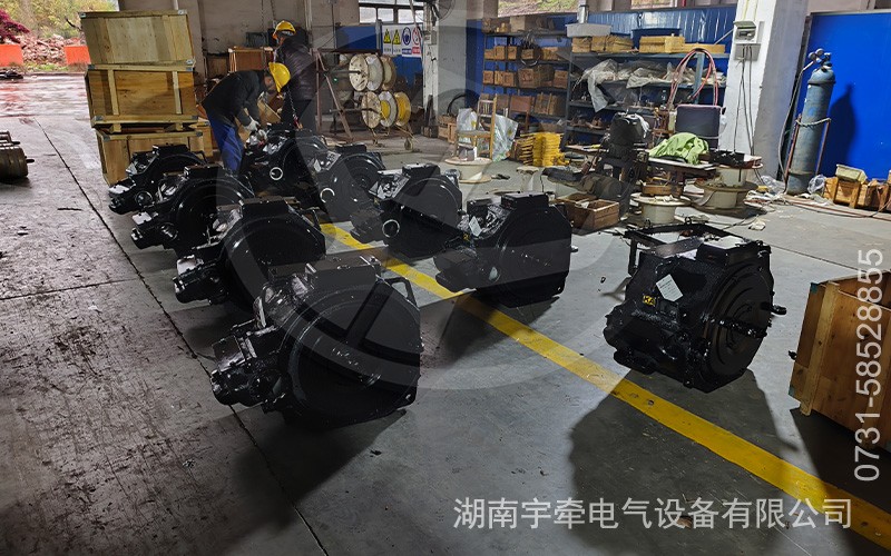 一批ZQ-21矿用直流牵引电机顺利装车发往国外